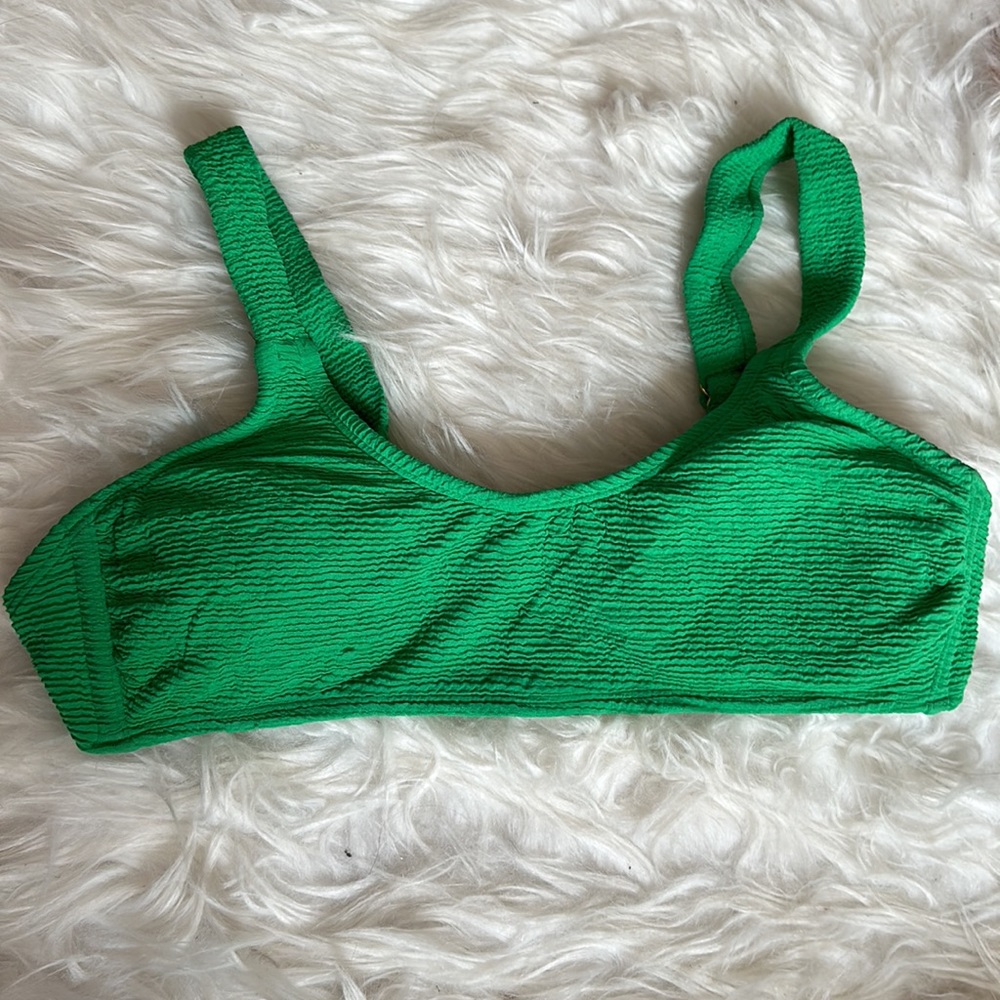 Size M green Xhilaration bikini top